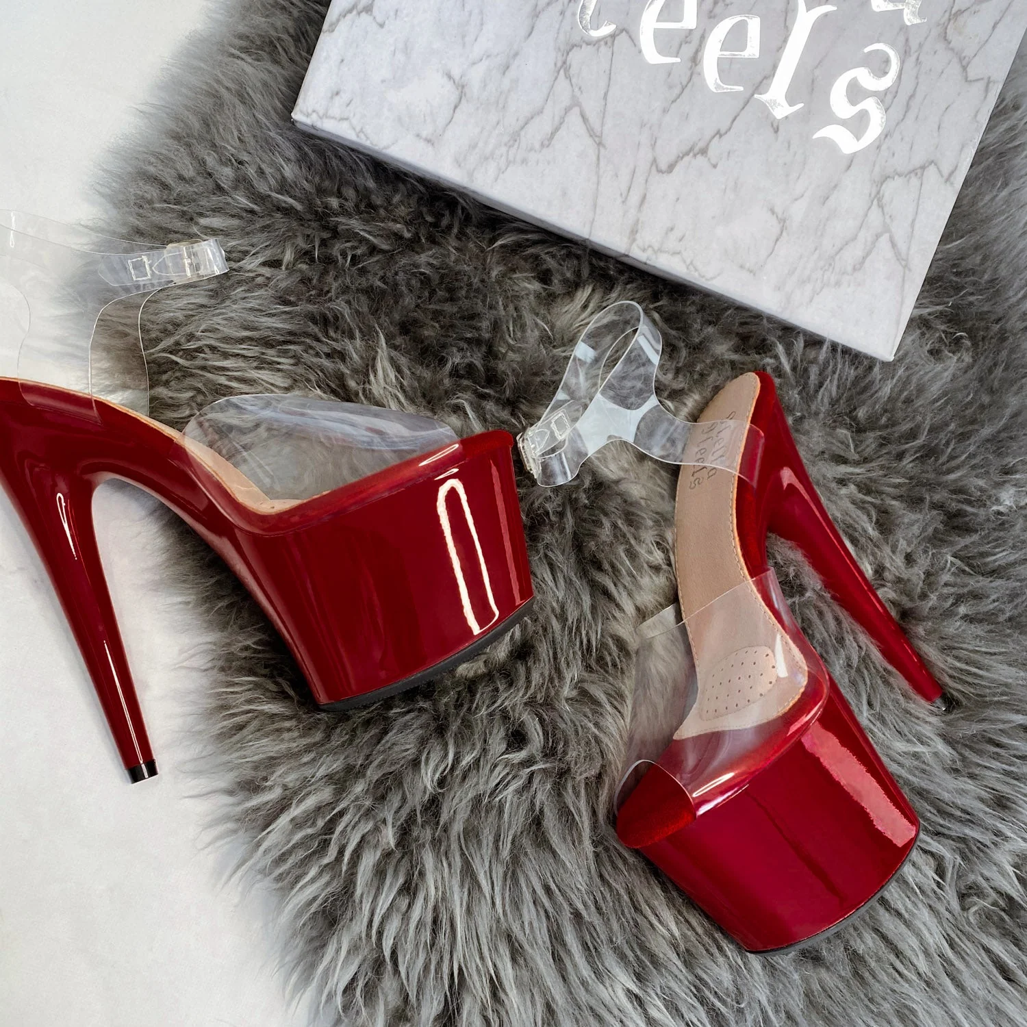 HEELS NOT ON SALE AND NO HOAH